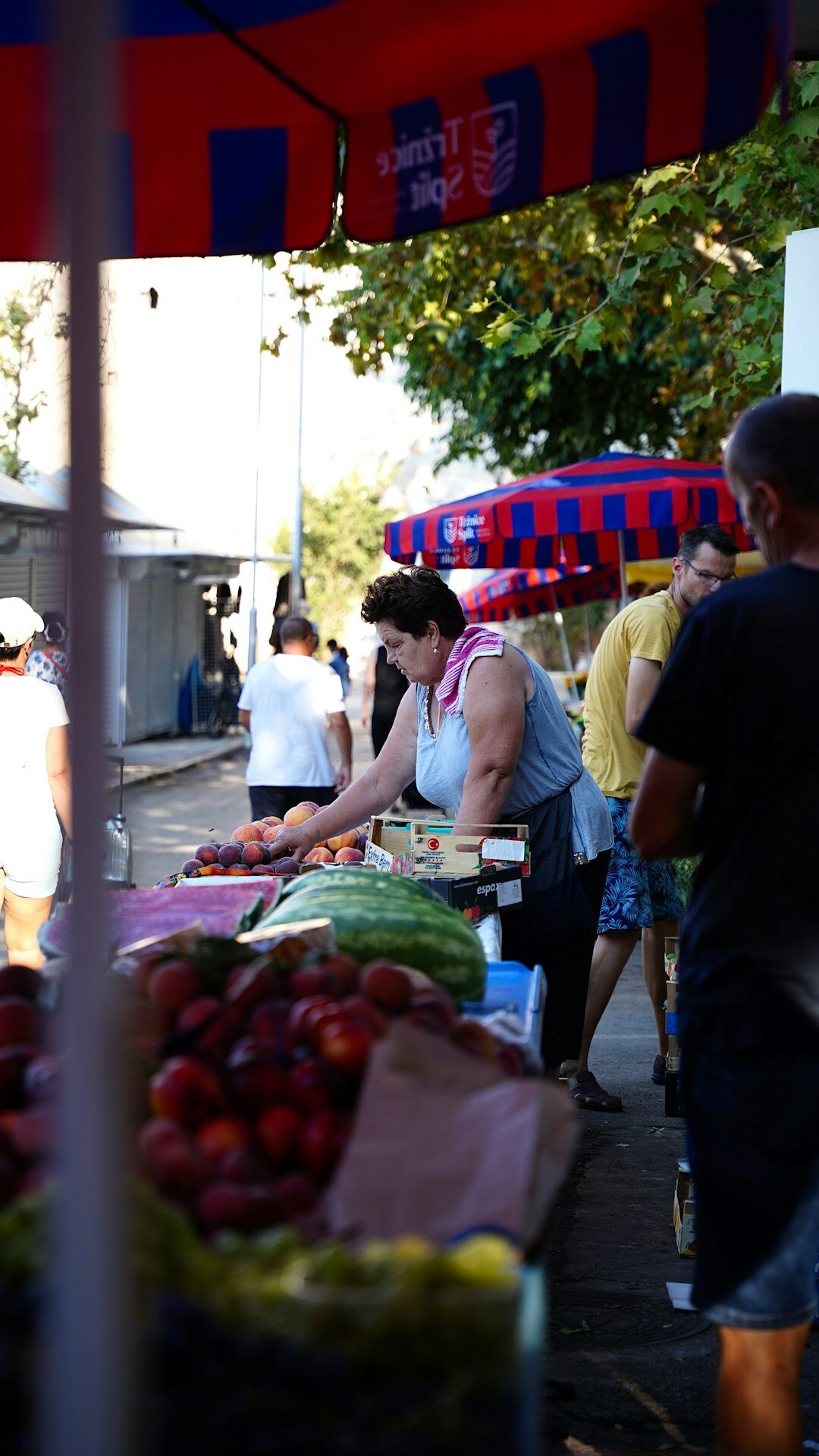 seniors at market croatia